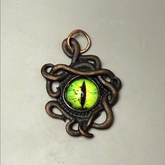 Other - Vintage Copper Tone Dragon’s Eye Large Statement Pendant